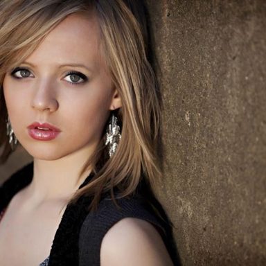 Madilyn Bailey photo 17