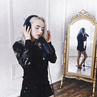 Madilyn Bailey photo 19