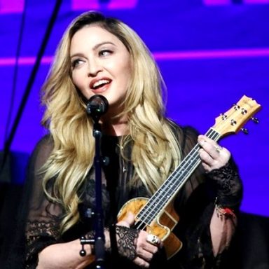 Madonna photo 322