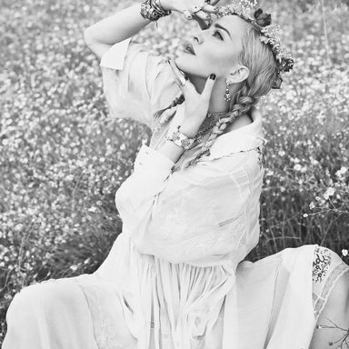 Madonna photo 302