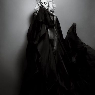 Madonna photo 490
