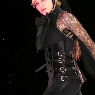 Madonna photo 99