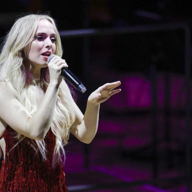 Madilyn Bailey photo 12