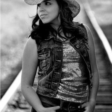 Marcela Ferreira photo 10