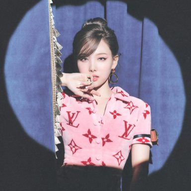 NAYEON photo 16