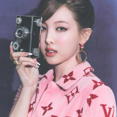 NAYEON photo 14