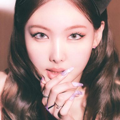 NAYEON photo 35