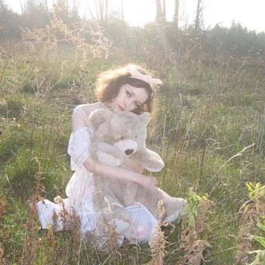 Nicole Dollanganger photo 12