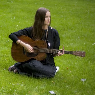 Nina Kinert