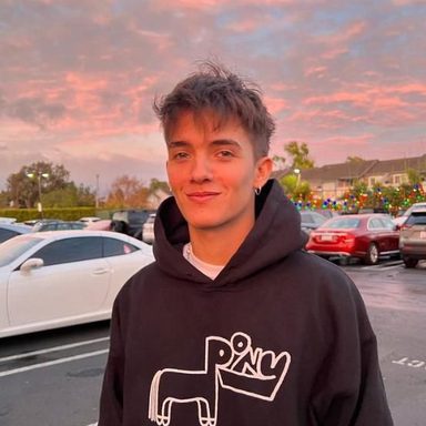 Noah Urrea photo 10