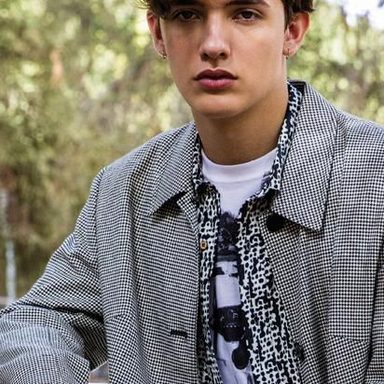 Noah Urrea photo 42