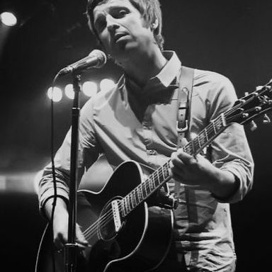 Noel Gallagher photo 10