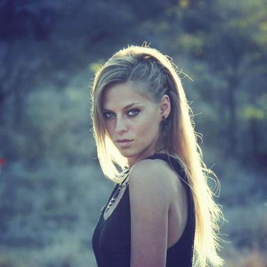 Nora en Pure
