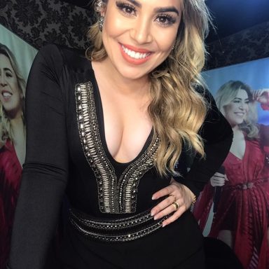 Naiara Azevedo photo 11