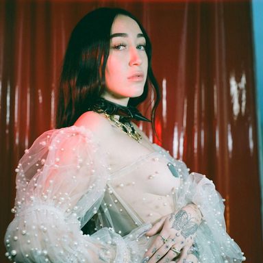 Noah Cyrus photo 11