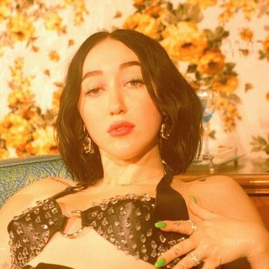 Noah Cyrus photo 10