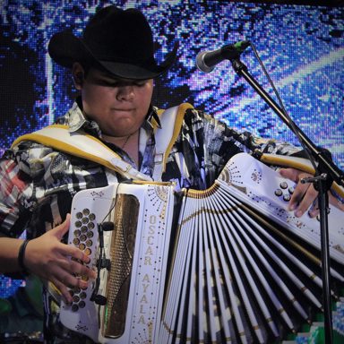 Oscar Ayala y Su Sangre Brava