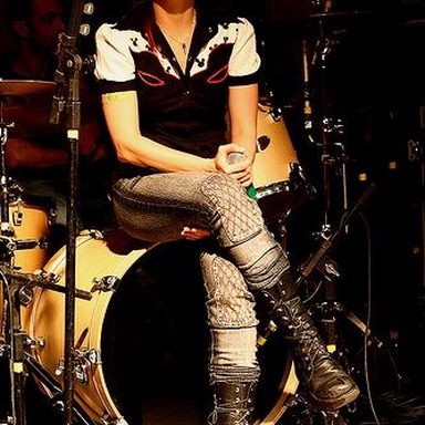 Pitty photo 64