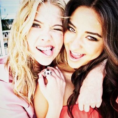 Pretty Little Liars photo 15