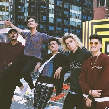 PRETTYMUCH photo 33