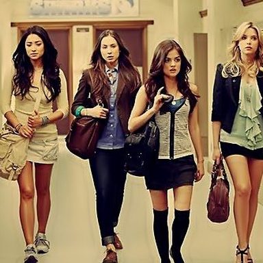 Pretty Little Liars photo 50