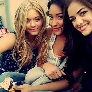 Pretty Little Liars photo 51