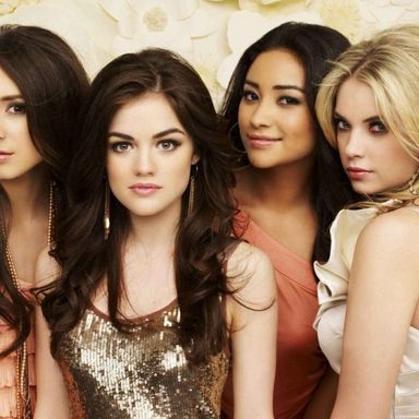 Pretty Little Liars photo 30