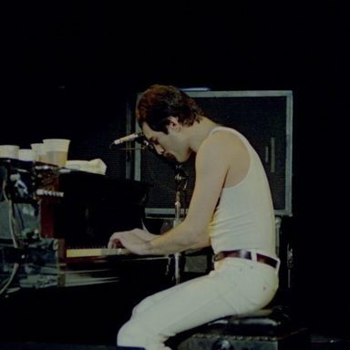 Queen photo 18