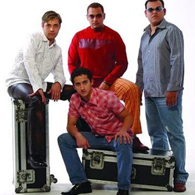 Quatro Por Um photo 9