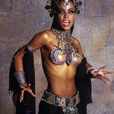 Queen Of The Damned (A Rainha Dos Condenados) photo 11