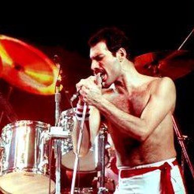 Queen photo 100