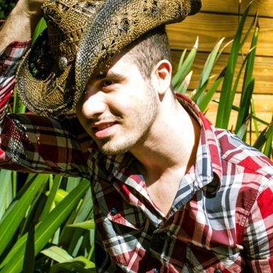 Raphael Mena photo 10