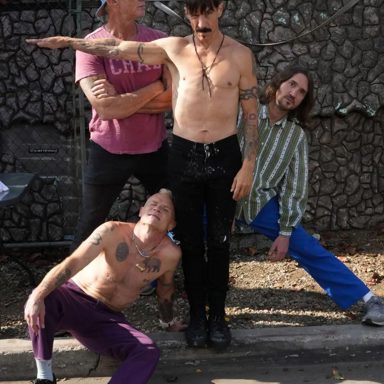 Red Hot Chili Peppers photo 10