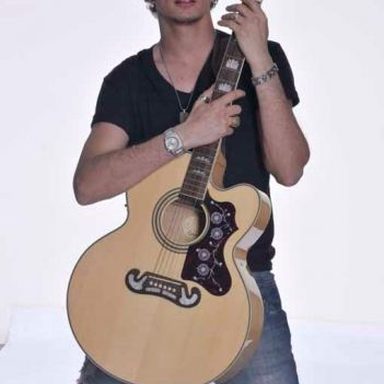 Ricky Vallen photo 13