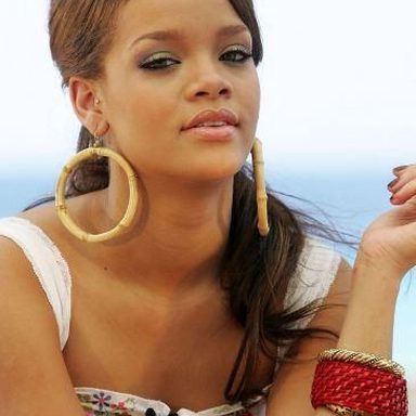 Rihanna photo 21