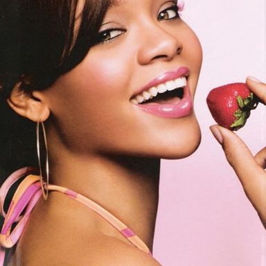 Rihanna photo 327