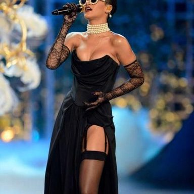 Rihanna photo 102