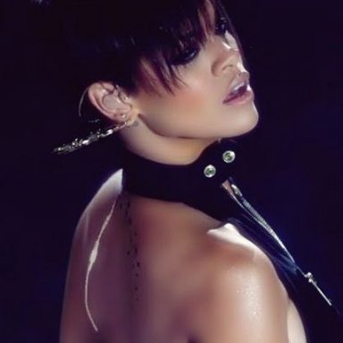 Rihanna photo 375