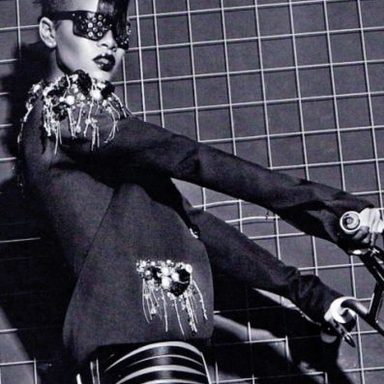 Rihanna photo 439