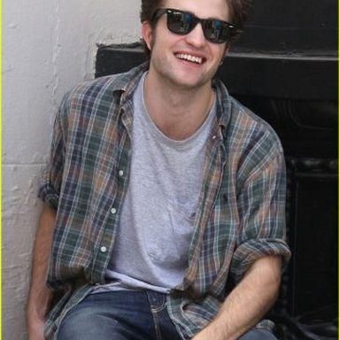 Robert Pattinson photo 50
