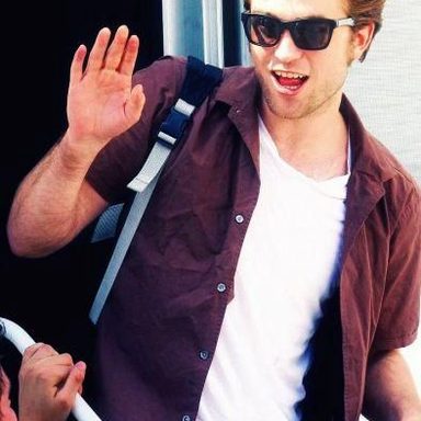 Robert Pattinson photo 38