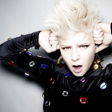 Robyn photo 11