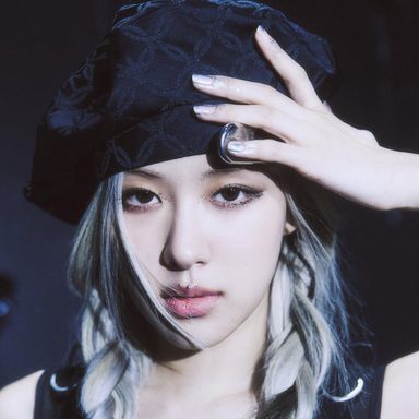 ROSÉ photo 25