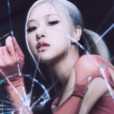 ROSÉ photo 26
