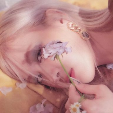 ROSÉ photo 10