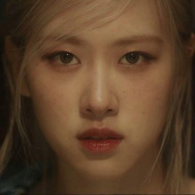 ROSÉ photo 24