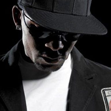 R. Kelly photo 14