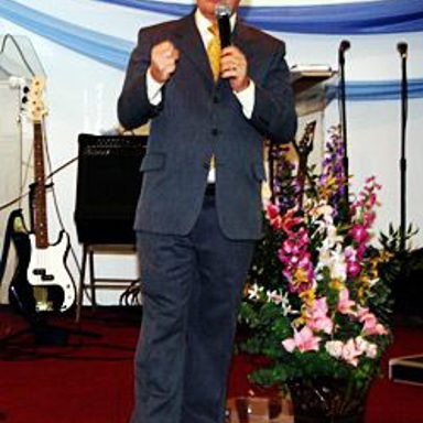 R.R. Soares