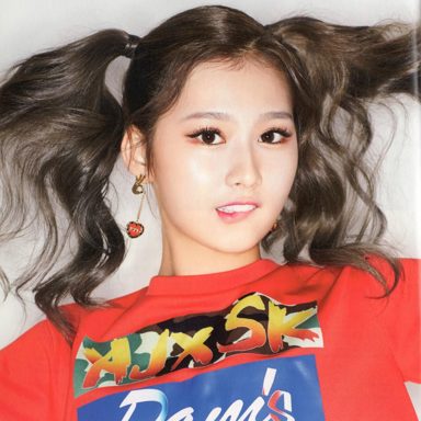 Sana (TWICE) photo 17