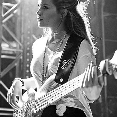 Saya Gray